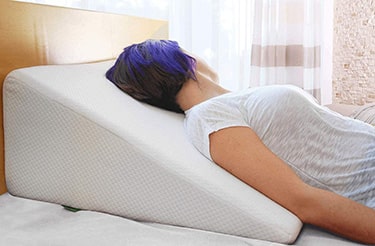 Cushy Form bed wedge pillow